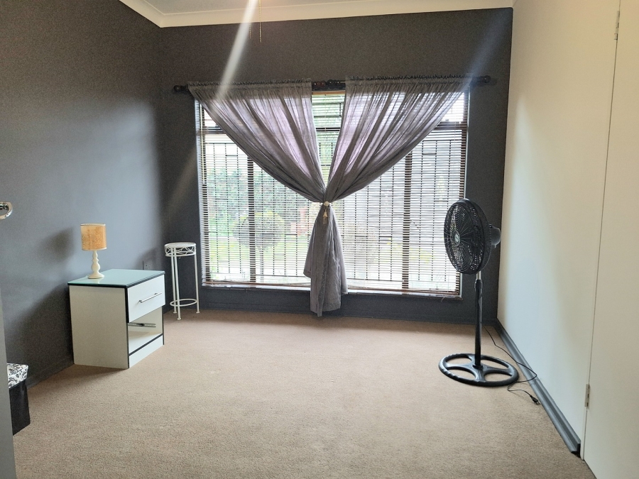 5 Bedroom Property for Sale in Miederpark North West